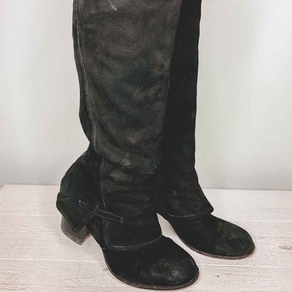 Splendid black cowhide leather boots
